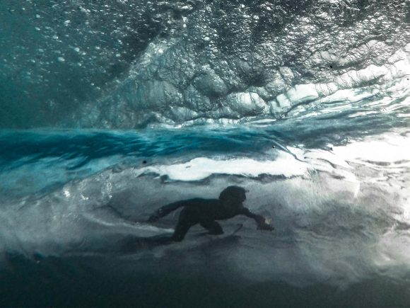 צילום גלישה מתוך המים
